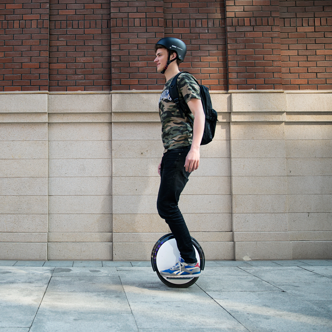 Segway-Ninebot One S2 lifestyle